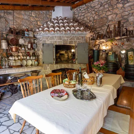 Casa vacanze In 43088 Grižane