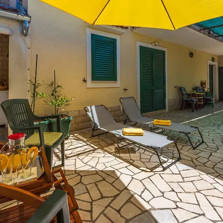 Casa vacanze In 43088 Grižane