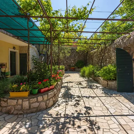 Case de vacanță In 43088 *