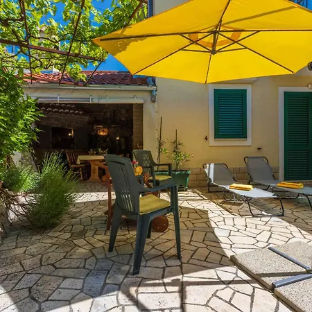 بيت للعطل In 43088 Grižane